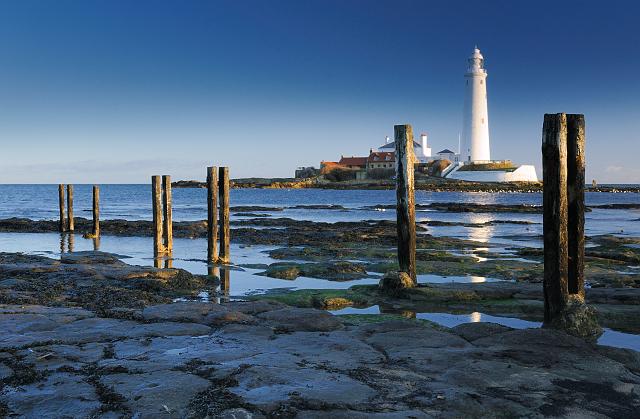 DSC_2921b.jpg - Winter Dawn, St Mary's Lighthouse I