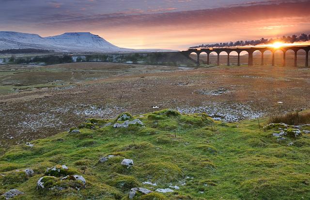 DSC_3474a-SH-Crop3.jpg - The Winter Cumbrian Mountain Express Crosses The Ribblehead Viaduct