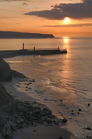 DSC_8734-light.jpg - Whitby Harbour Breakwater